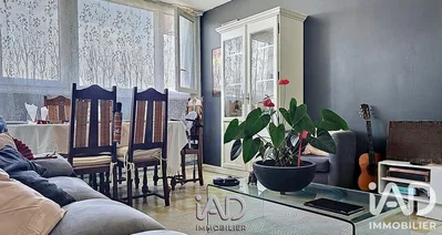 Salón; luz natural, estilo moderno