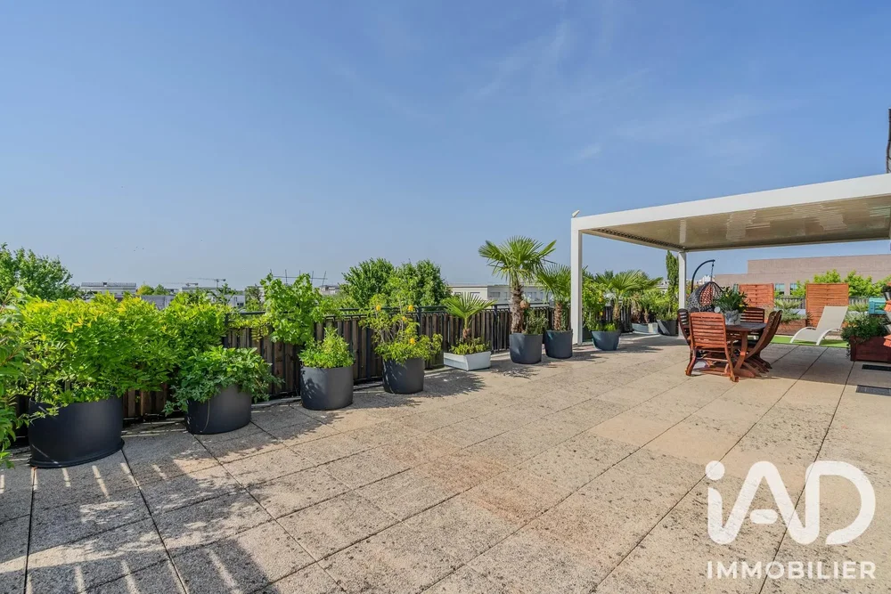 Terraza; luz natural, vista