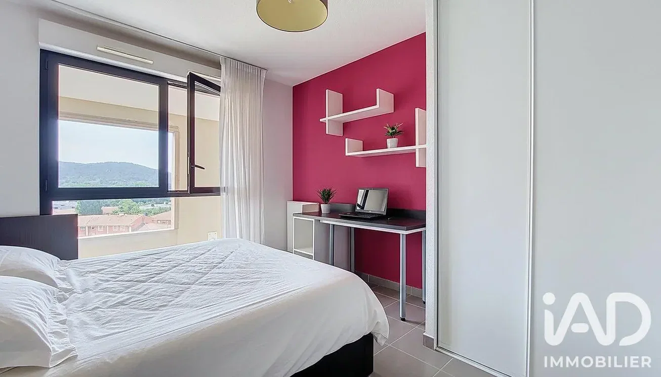 Chambre; vue, lumière naturelle, style moderne