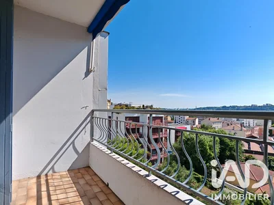 Balcon; vue, carrelage