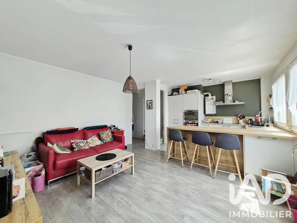 غرفة معيشة; أجهزة المطبخ, ضوء طبيعي, أرضية خشبية, أسلوب عصري