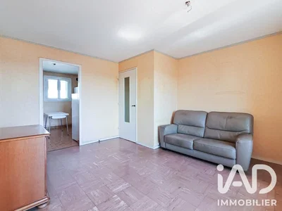 Salon; parquet, lumière naturelle