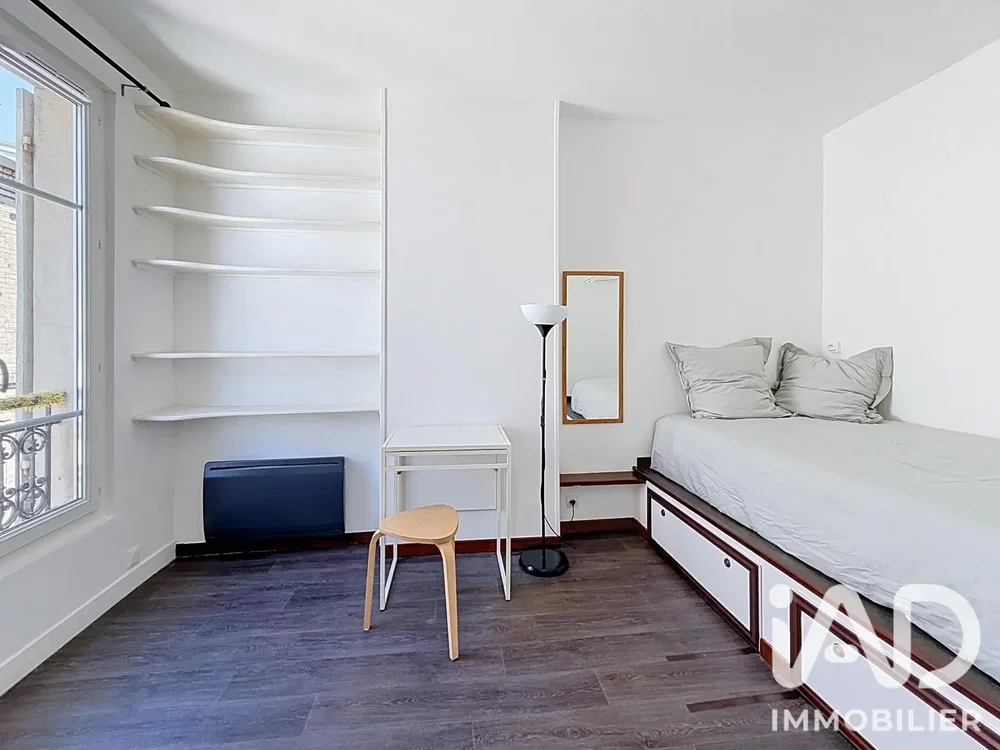 Chambre; lumière naturelle, parquet