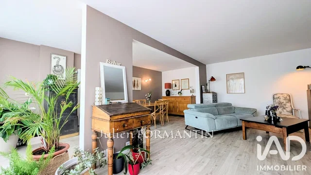 Salon; lumière naturelle, parquet, style moderne