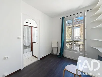 Chambre; lumière naturelle, parquet, carrelage