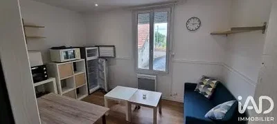 Salon; lumière naturelle, parquet, style moderne