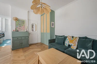 Salon; parquet, lumière naturelle, style moderne