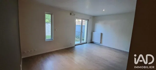 Salon; parquet, lumière naturelle