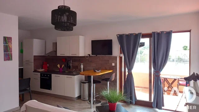 Cuisine; électroménager, lumière naturelle