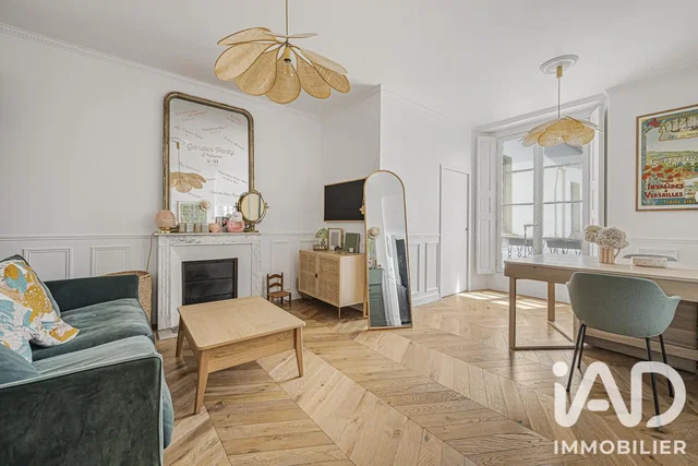 Salon; parquet, lumière naturelle, style moderne