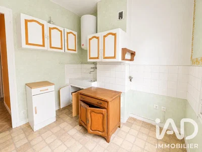 Cucina; necessita ristrutturazione, pavimento in piastrelle