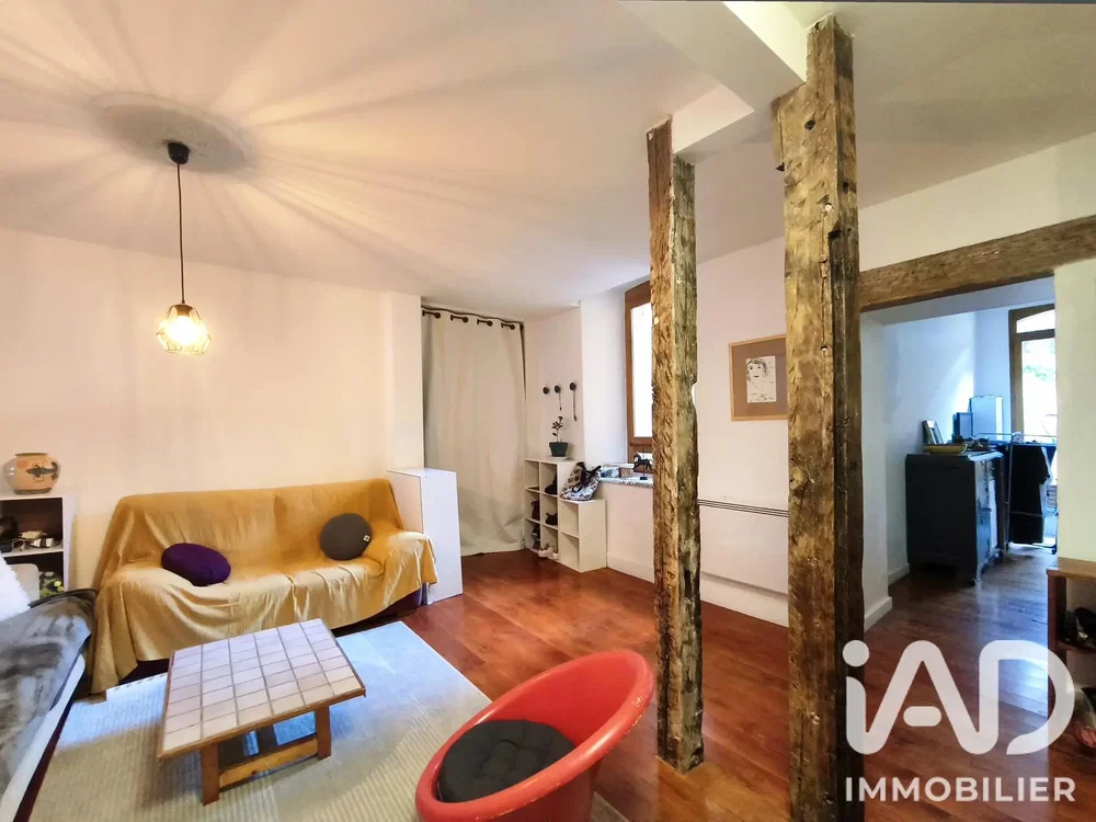 Soggiorno; pavimento in legno, luce naturale