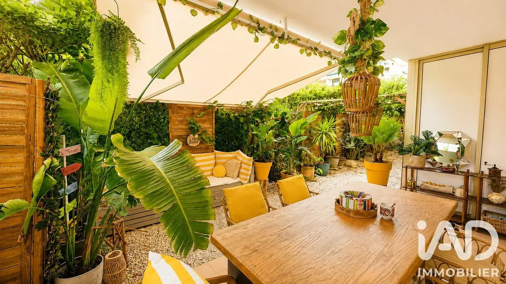 Terrazza; luce naturale, stile rustico