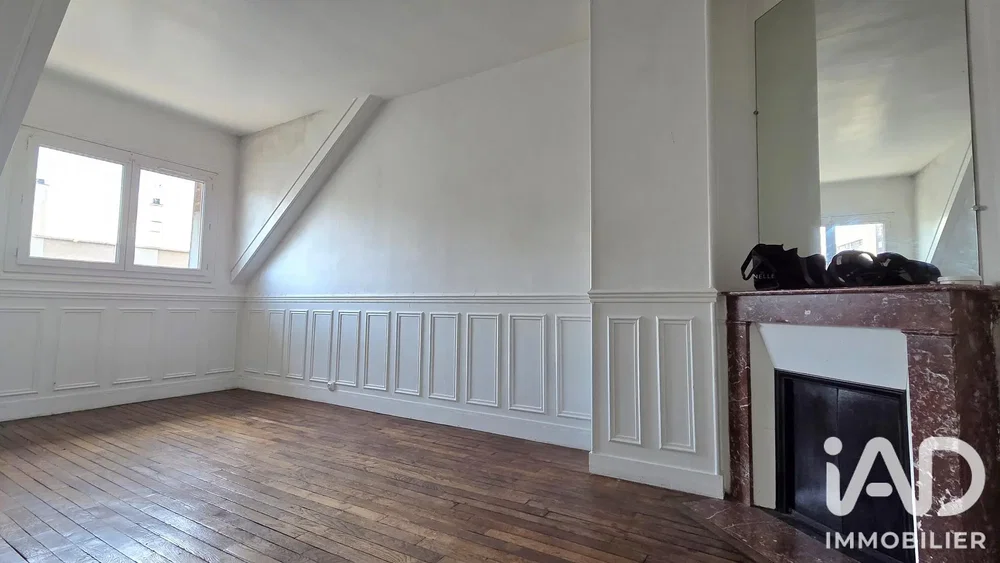 Autre; parquet, cheminée, lumière naturelle