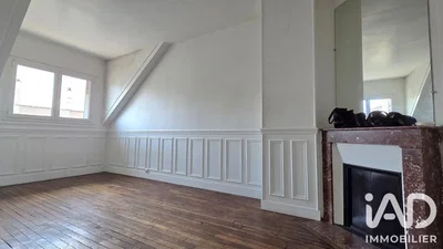 Autre; parquet, cheminée, lumière naturelle