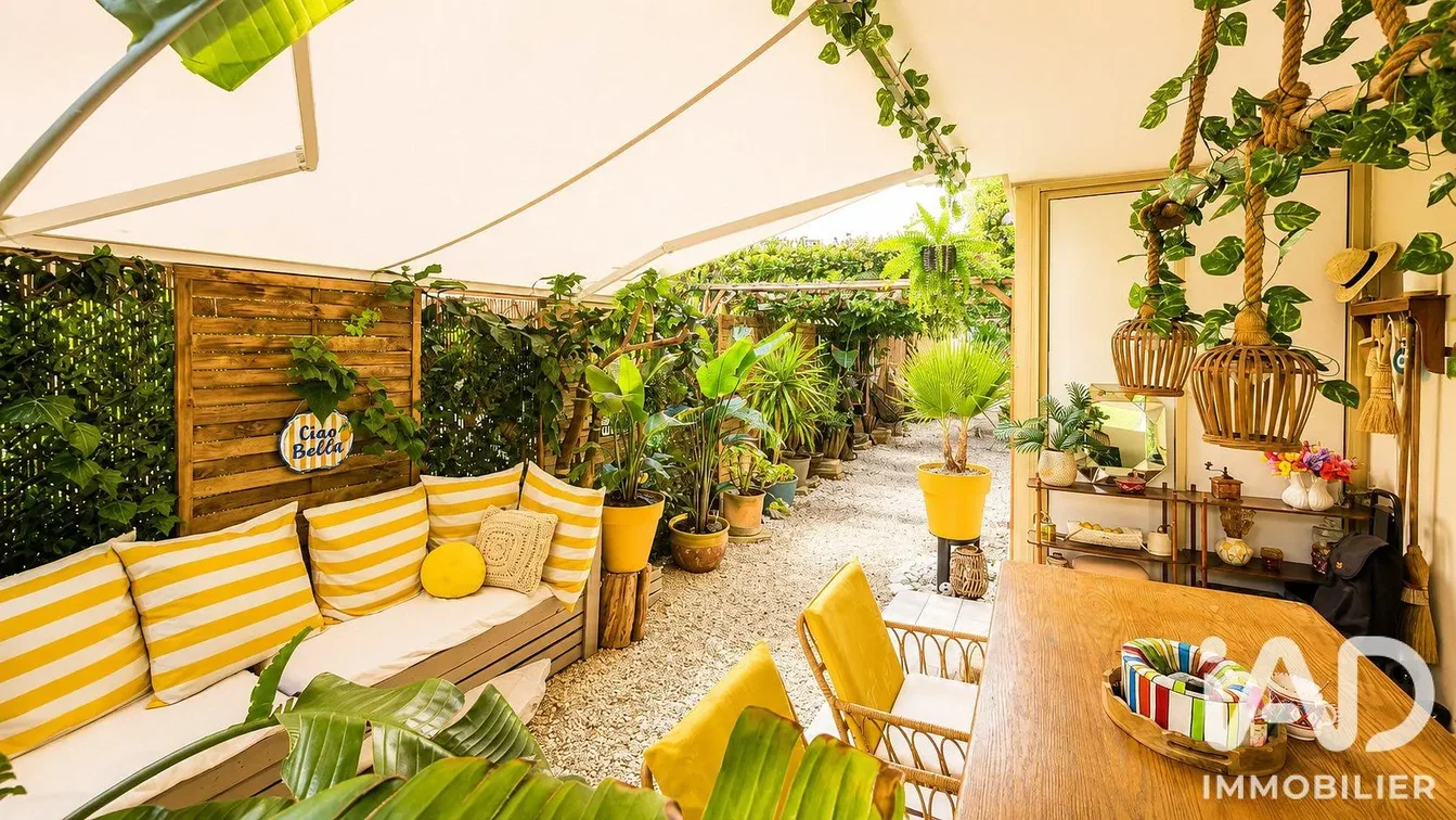 Terrazza; luce naturale, stile moderno