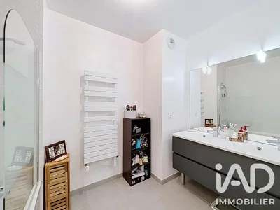 Bagno; pavimento in piastrelle, ristrutturato, luce naturale