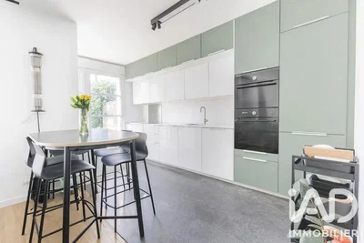 Küche; küchengeräte, tageslicht, moderner stil