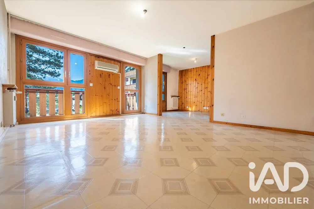 Salon; carrelage, vue, lumière naturelle