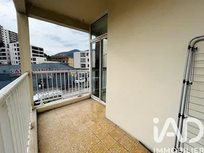 Balcon; carrelage, vue