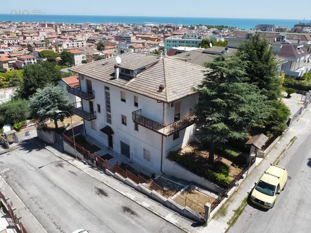 Casa e arredores; vista