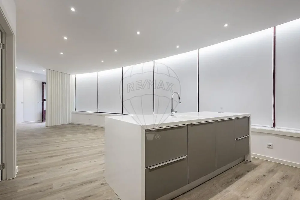 Küche; küchengeräte, holzboden, tageslicht, moderner stil, renoviert