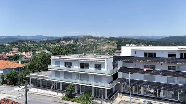 Casa e arredores; vista, luz natural