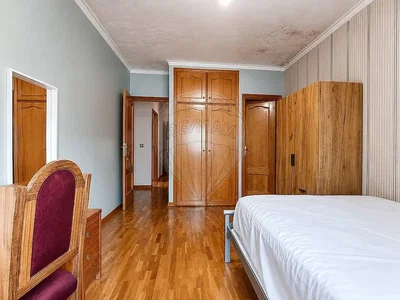 Chambre; parquet, lumière naturelle