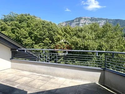 Balcon; vue, lumière naturelle