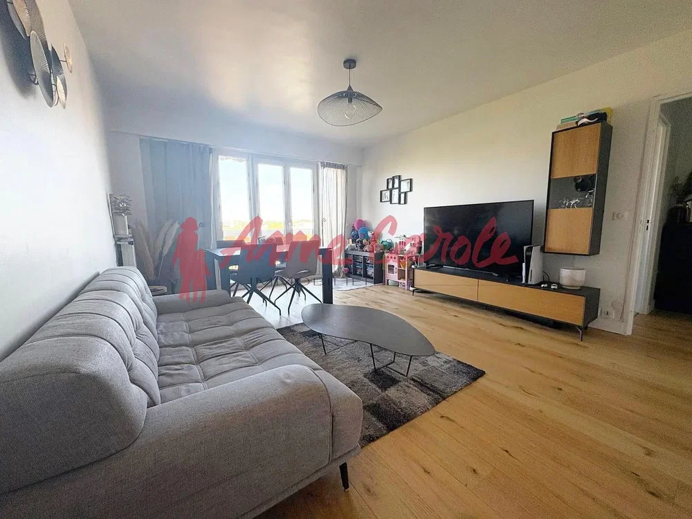 Salon; parquet, lumière naturelle