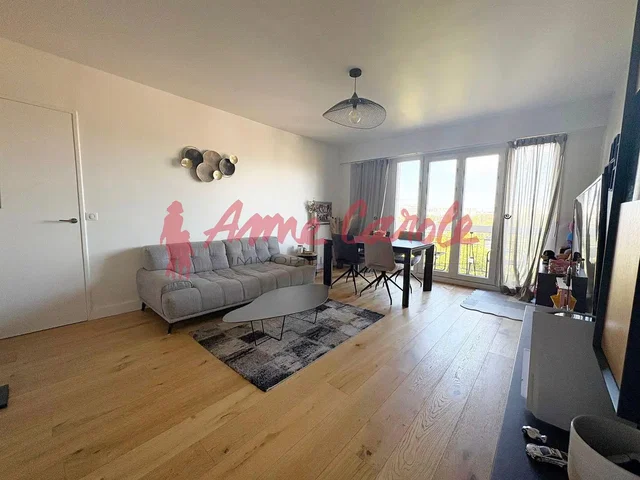 Living room; wood floor, natural light