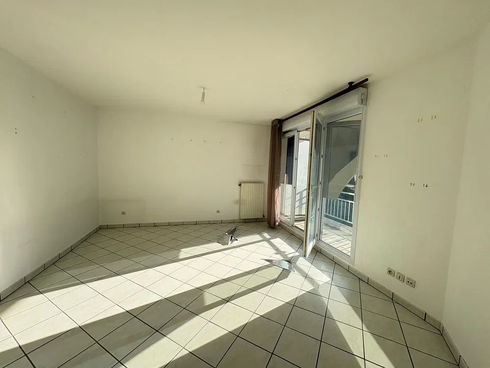 Living room; tile floor, natural light