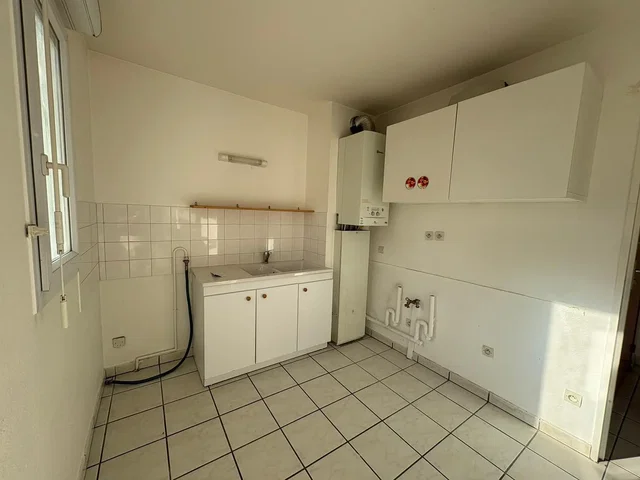 Kitchen; tile floor, needs renovation