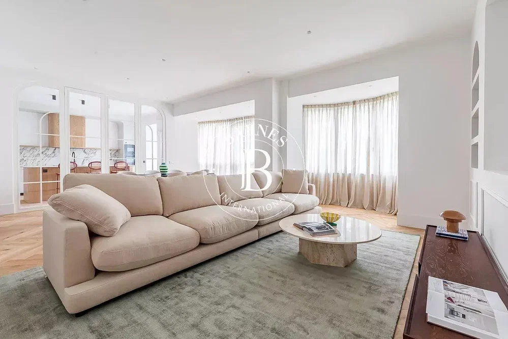 Living room; natural light, modern style