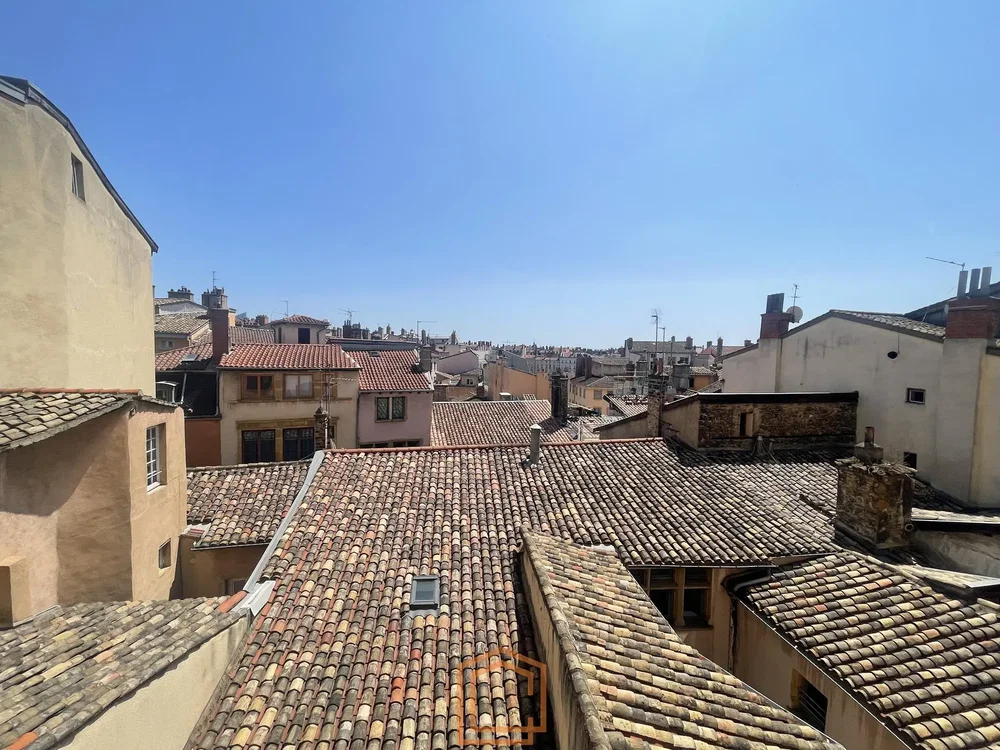 Casa e dintorni; vista, pavimento in piastrelle