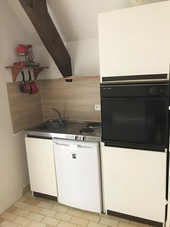Kuhinja; kuhinjski aparati, pločice
