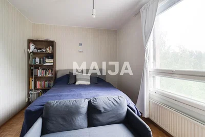 Ložnice; přirozené světlo, dřevěná podlaha