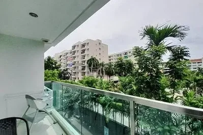Balcon; vue, lumière naturelle