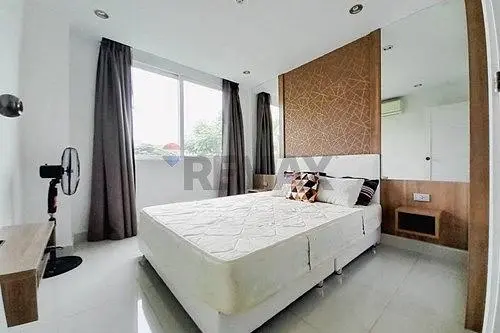 Chambre; lumière naturelle, carrelage