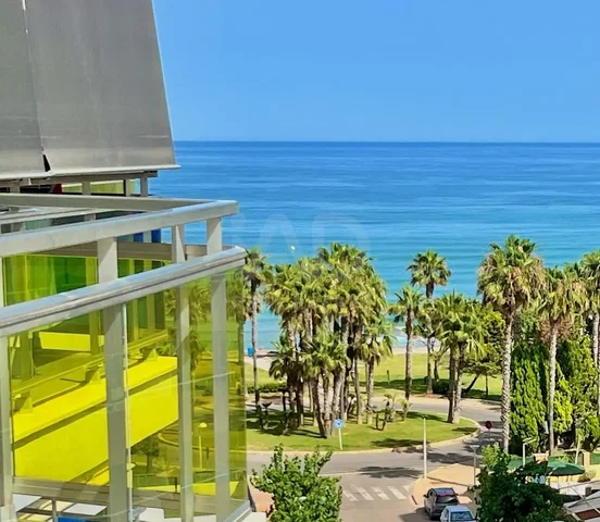 Balcon; vue, lumière naturelle