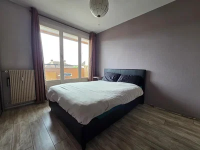 Spavaća soba; prirodno svjetlo, pločice