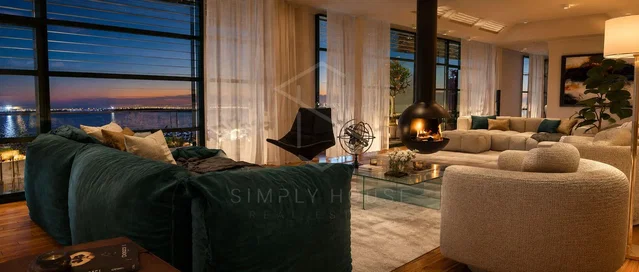 Sala de estar; vista, lareira, luz natural, estilo moderno
