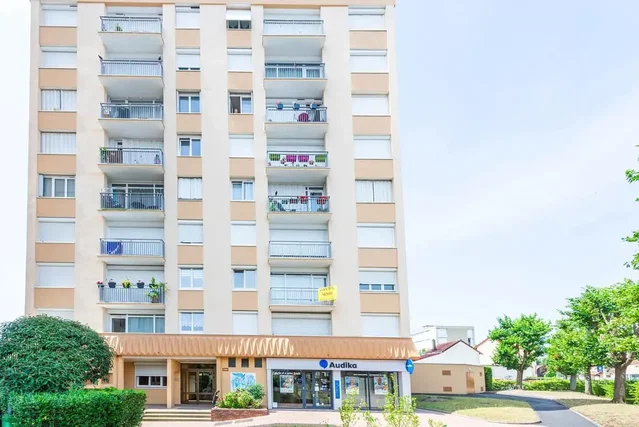 Casa y alrededores