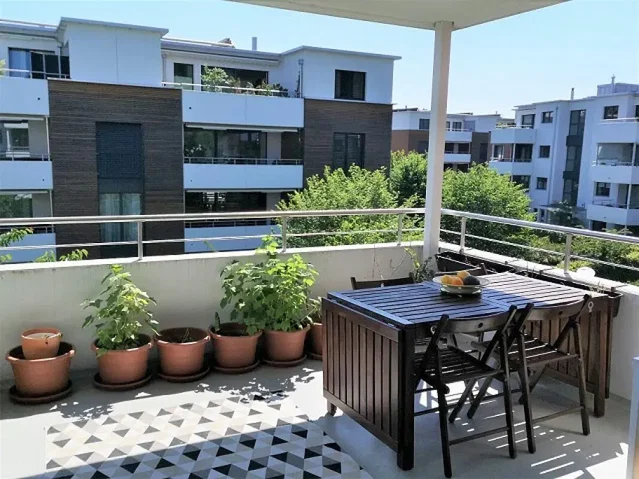 Balkon; blick, tageslicht, fliesenboden