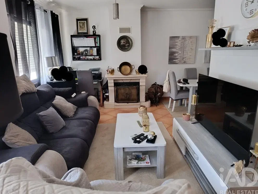 Wohnzimmer; tageslicht, kamin, moderner stil