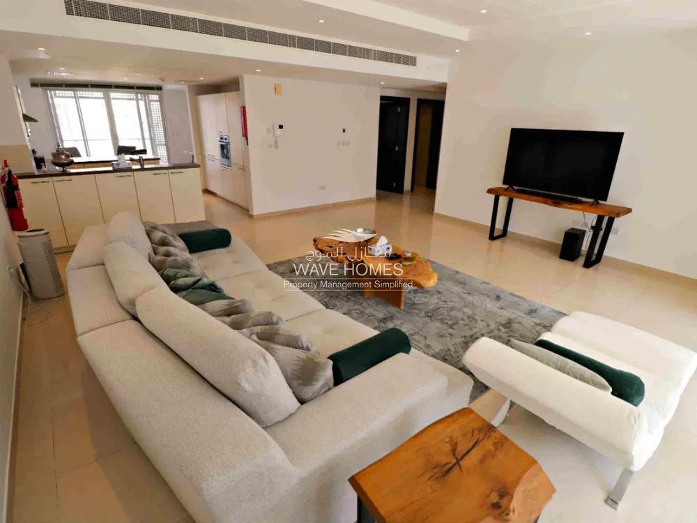 Living room; natural light, wood floor, modern style
