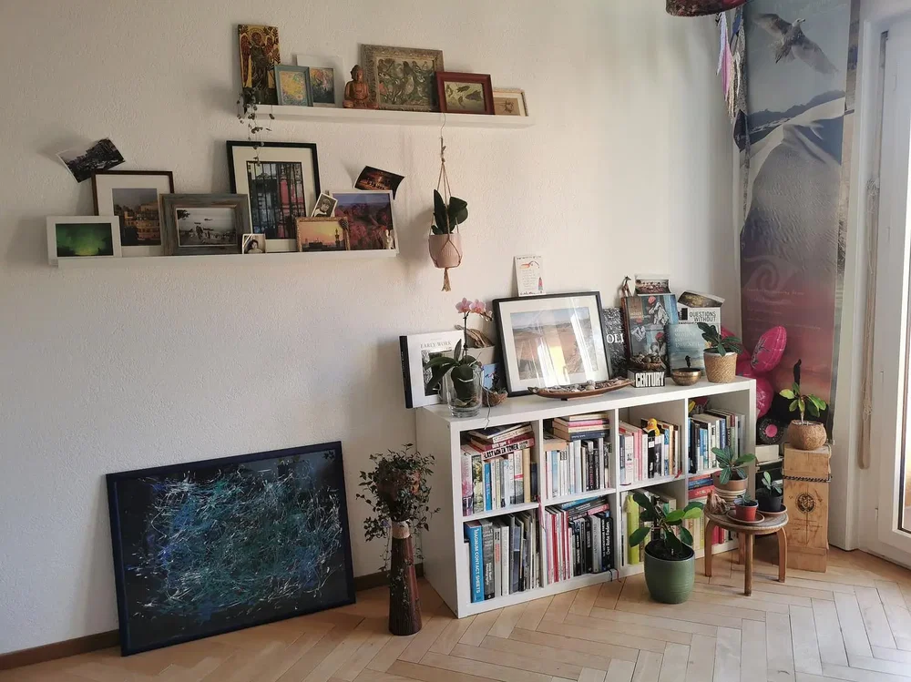 Dnevna soba; drveni pod, prirodno svjetlo, rustikalni stil