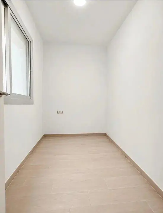 Άλλο; πλακάκια, φυσικό φως