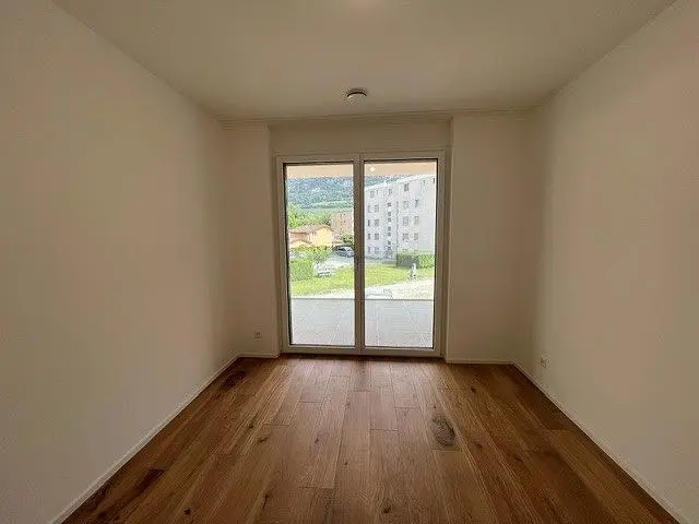 Altro; pavimento in legno, luce naturale, vista