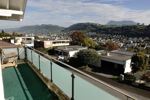 Balcon; vue, lumière naturelle